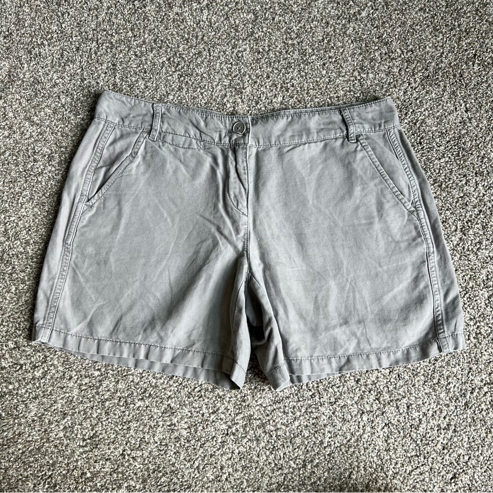Loft Light Gray Chino Utility Shorts, Size 2‎